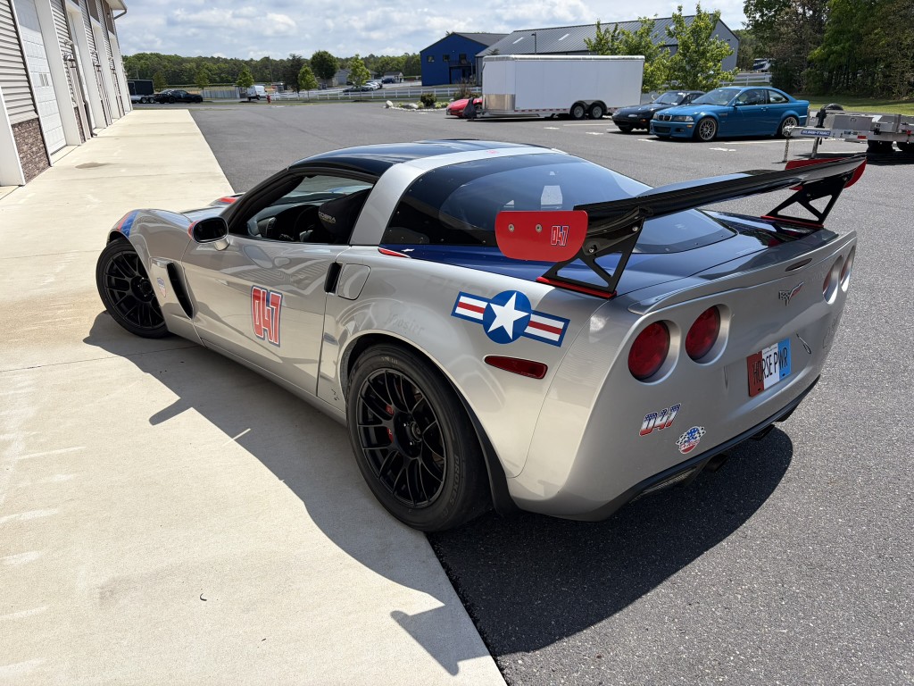 Used 2005 Chevrolet Corvette Coupe w/ Preferred Equipment Group RWD image 9