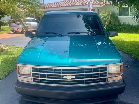Used 1993 Chevrolet Silverado 1500 2WD Regular Cab image 2