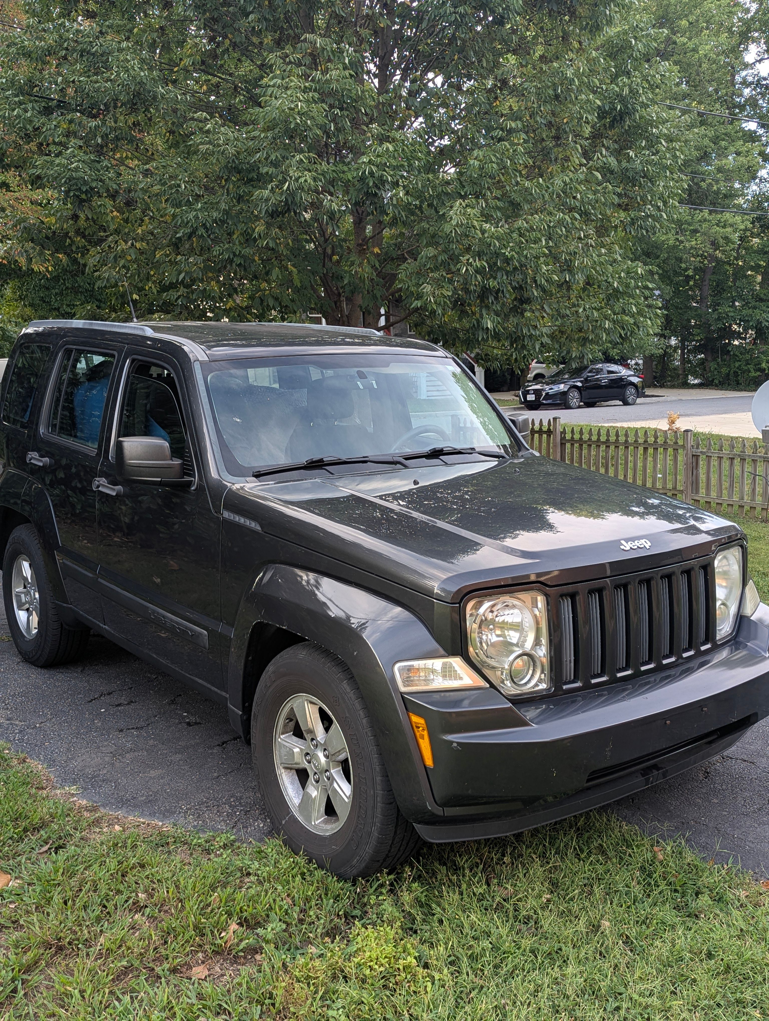 Used 2011 Jeep Liberty Sport AWD/4WD image 1