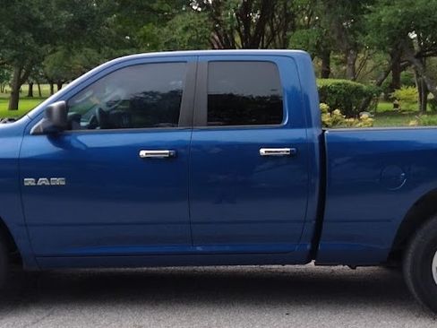 Used 2009 Dodge Ram 1500 Truck SLT image 13