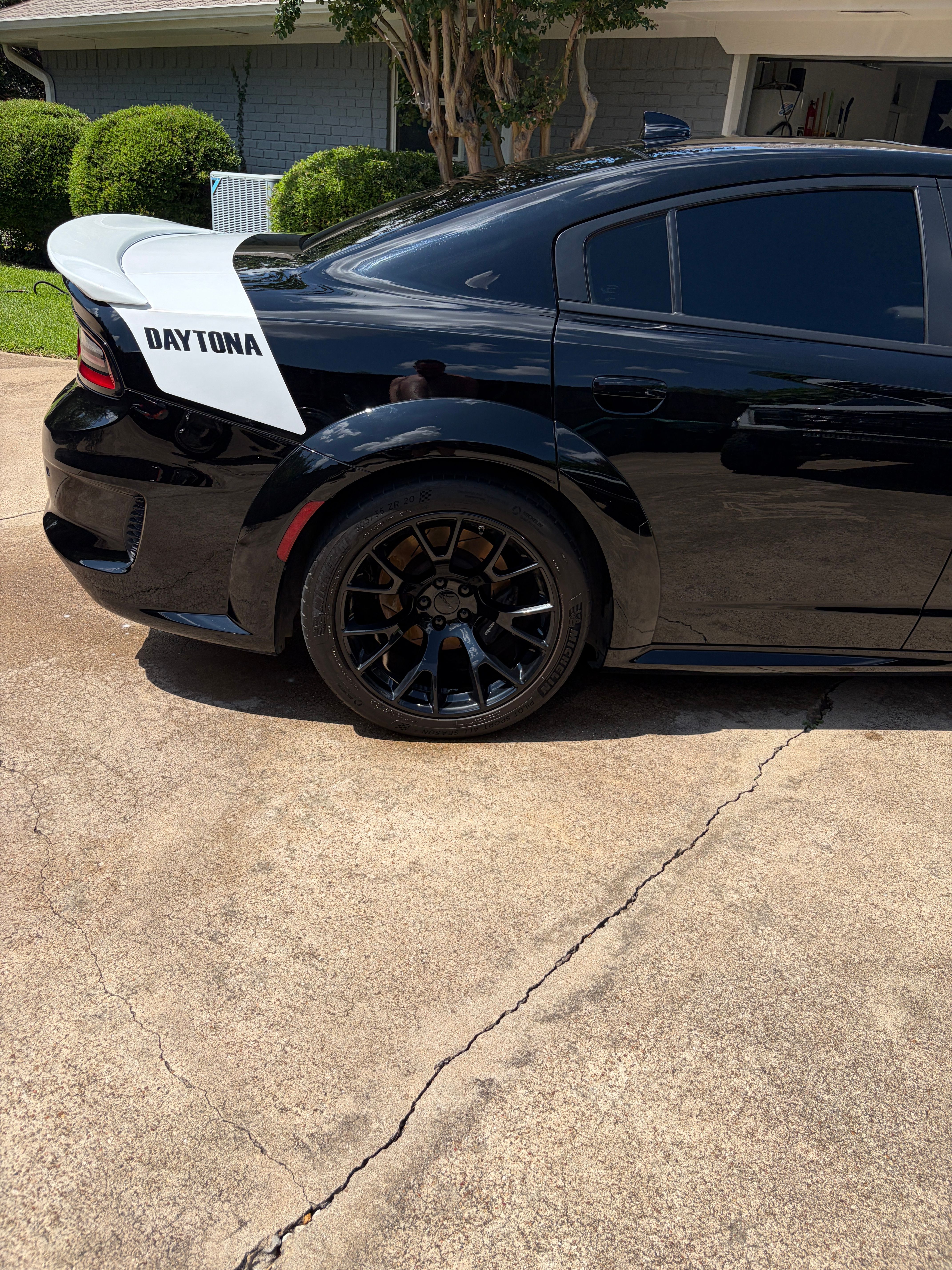 Used 2020 Dodge Charger SRT Hellcat w/ Navigation & Travel Group RWD image 16