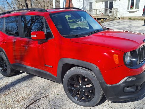 Used 2017 Jeep Renegade Altitude image 4