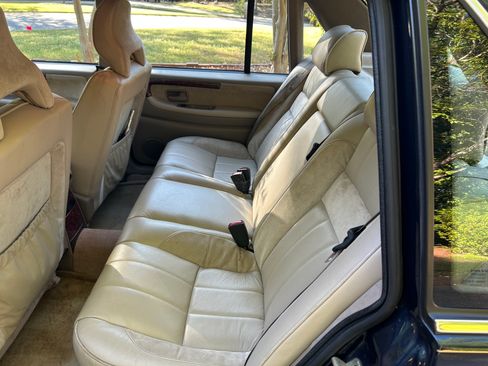 Used 1998 Volvo S90 RWD image 9