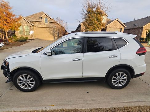 Used 2019 Nissan Rogue SV image 14