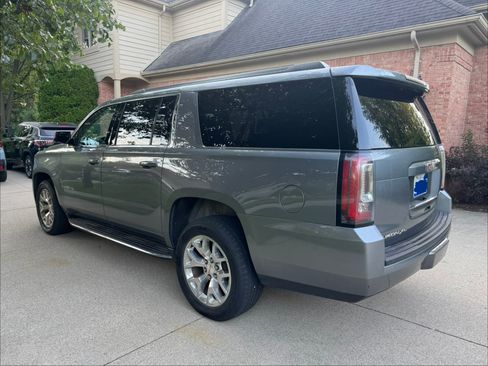 Used 2019 GMC Yukon XL SLT AWD/4WD image 10