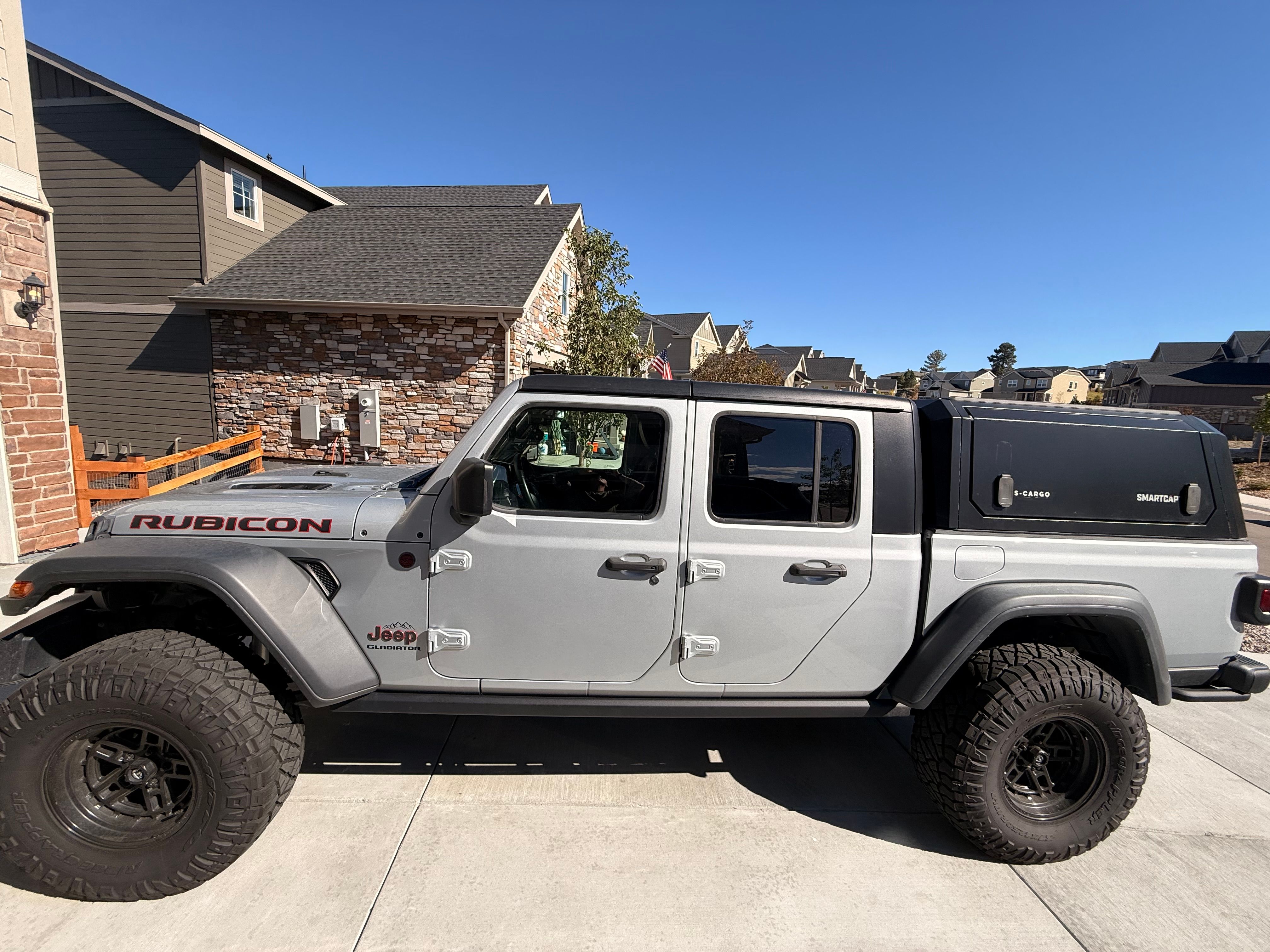 Used 2022 Jeep Gladiator Rubicon w/ Cold Weather Group AWD/4WD image 1