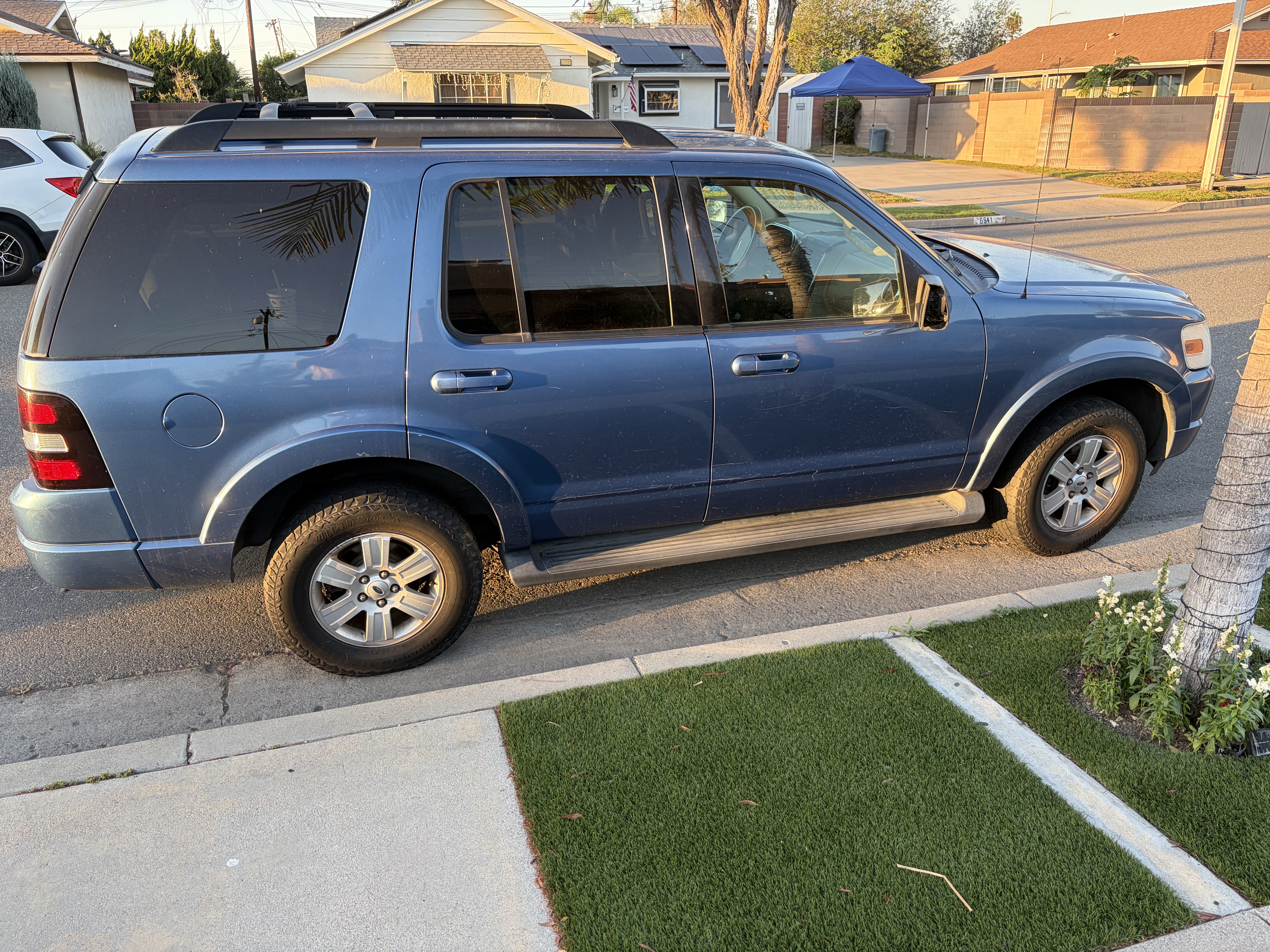 Used 2009 Ford Explorer XLT AWD/4WD image 1