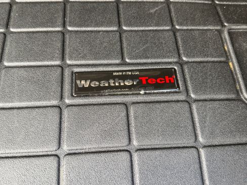 Used 2022 Jeep Wrangler Unlimited Rubicon w/ LED Lighting Group AWD/4WD image 11