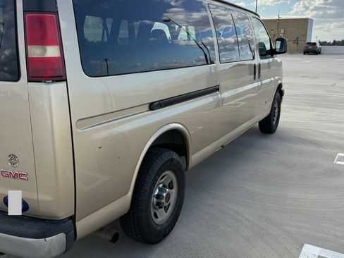 Used 2006 GMC Savana 3500 SLE Extended Van 3D w/ LT Preferred Equipment Group image 5