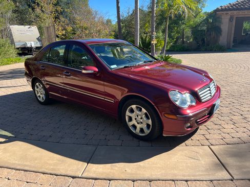 Used 2005 Mercedes-Benz C 320 Sedan image 4