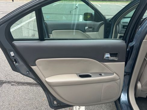Used 2011 Ford Fusion Hybrid w/ 502A Rapid Spec Order Code FWD image 9