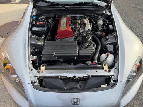Used 2004 Honda S2000 image 9