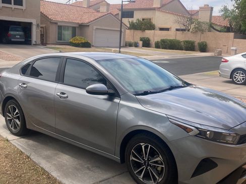Used 2023 Kia Forte LXS FWD image 5