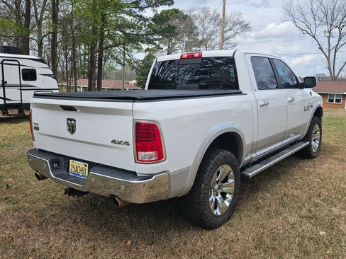 Used 2017 RAM 1500 Laramie w/ Convenience Group image 8