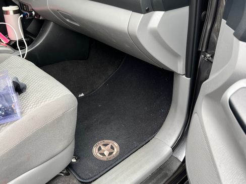 Used 2014 Toyota Tacoma PreRunner w/ SR5 Package image 6