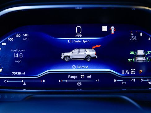 Used 2022 Chevrolet Suburban Z71 w/ Z71 Off-Road Package image 18