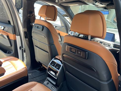 Used 2019 BMW X7 xDrive50i w/ M Sport Package image 16