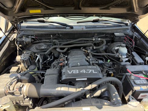 Used 2005 Toyota Sequoia SR5 AWD/4WD image 24