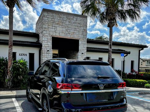 Used 2021 Volkswagen Atlas S image 5