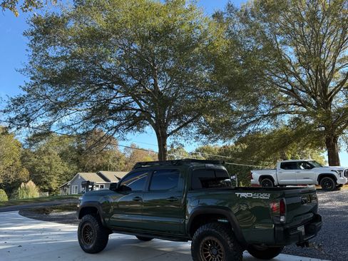 Used 2021 Toyota Tacoma TRD Off-Road AWD/4WD image 4