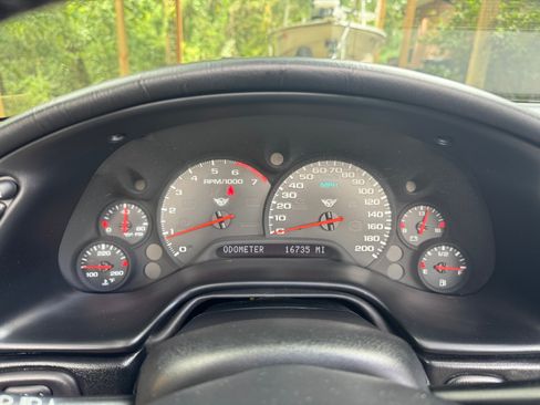 Used 2002 Chevrolet Corvette Convertible w/ Preferred Equipment Group2 image 8