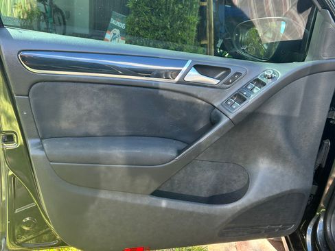 Used 2012 Volkswagen GTI 4-Door image 12