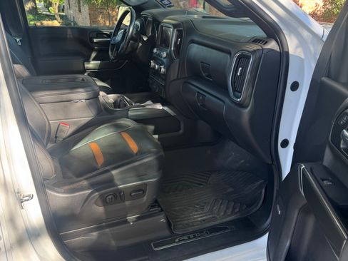 Used 2021 GMC Sierra 1500 AT4 w/ AT4 Premium Package image 4