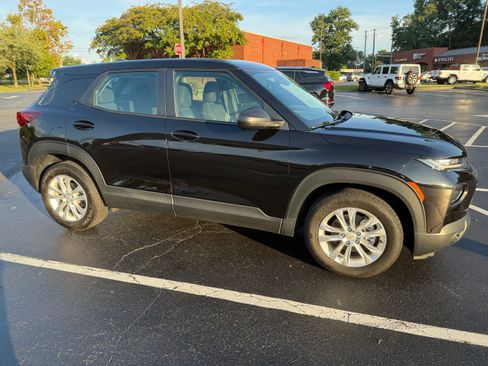 Used 2022 Chevrolet TrailBlazer LS FWD image 5