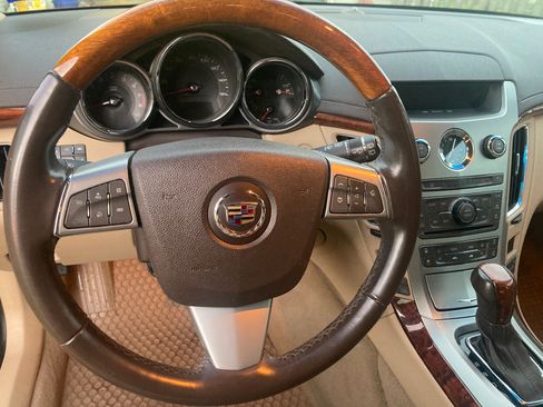Used 2010 Cadillac CTS Luxury image 4