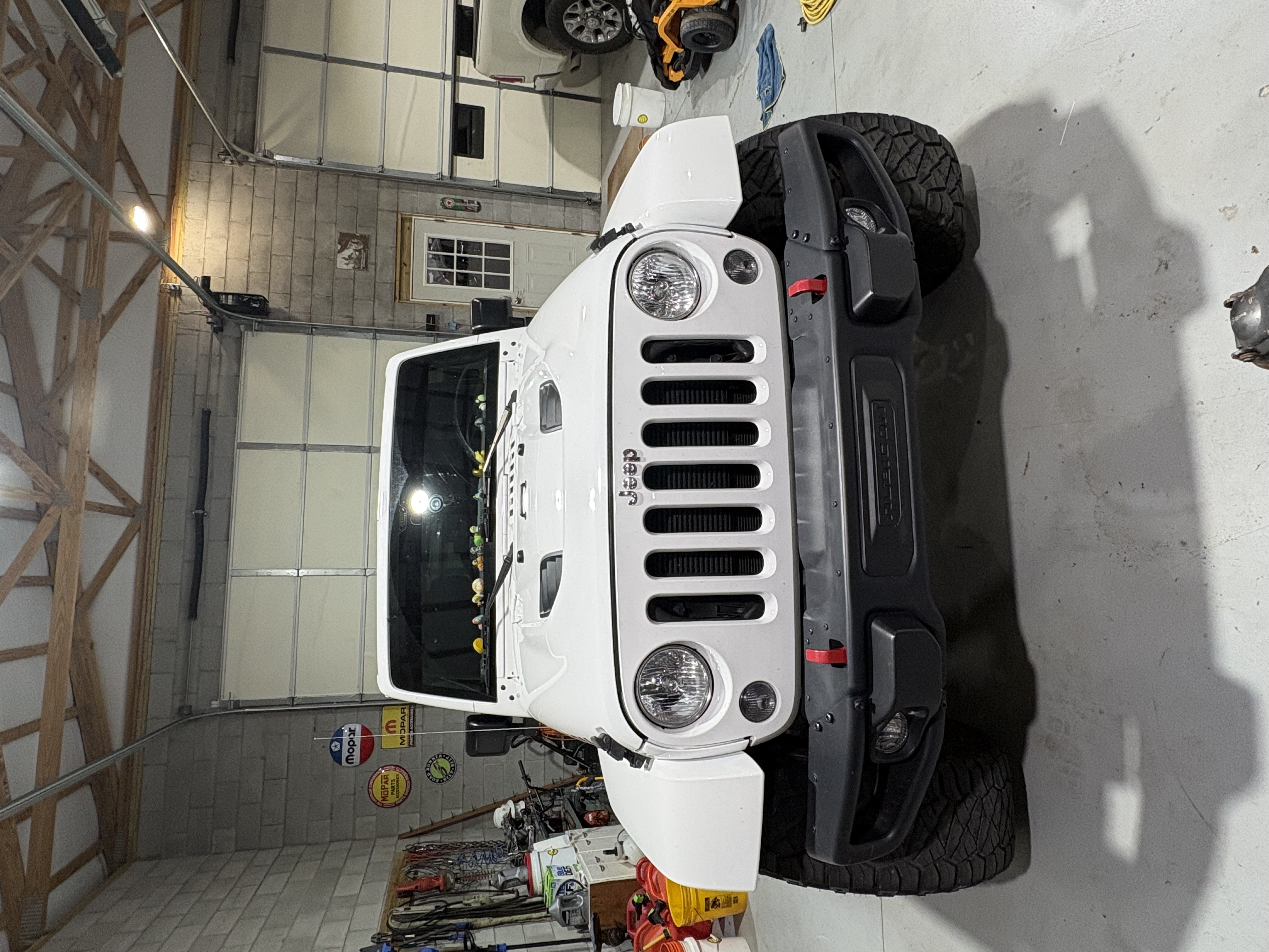 Used 2016 Jeep Wrangler Unlimited Rubicon AWD/4WD image 2