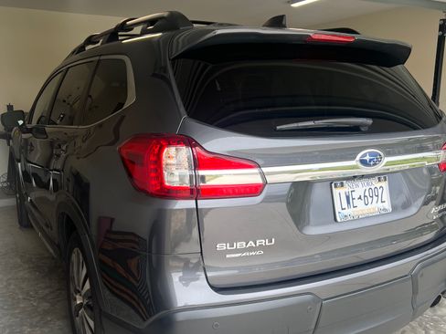 Used 2022 Subaru Ascent Limited image 5