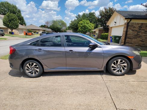 Used 2017 Honda Civic EX image 4