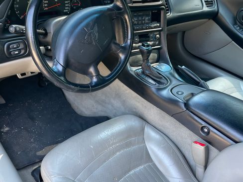 Used 1999 Chevrolet Corvette Coupe w/ Memory Pkg RWD image 11