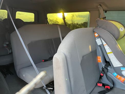 Used 2014 Ford E-350 and Econoline 350 XLT image 8