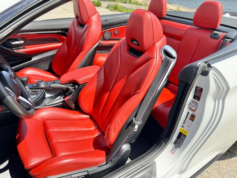 Used 2020 BMW M4 Convertible w/ Competition Package RWD image 26
