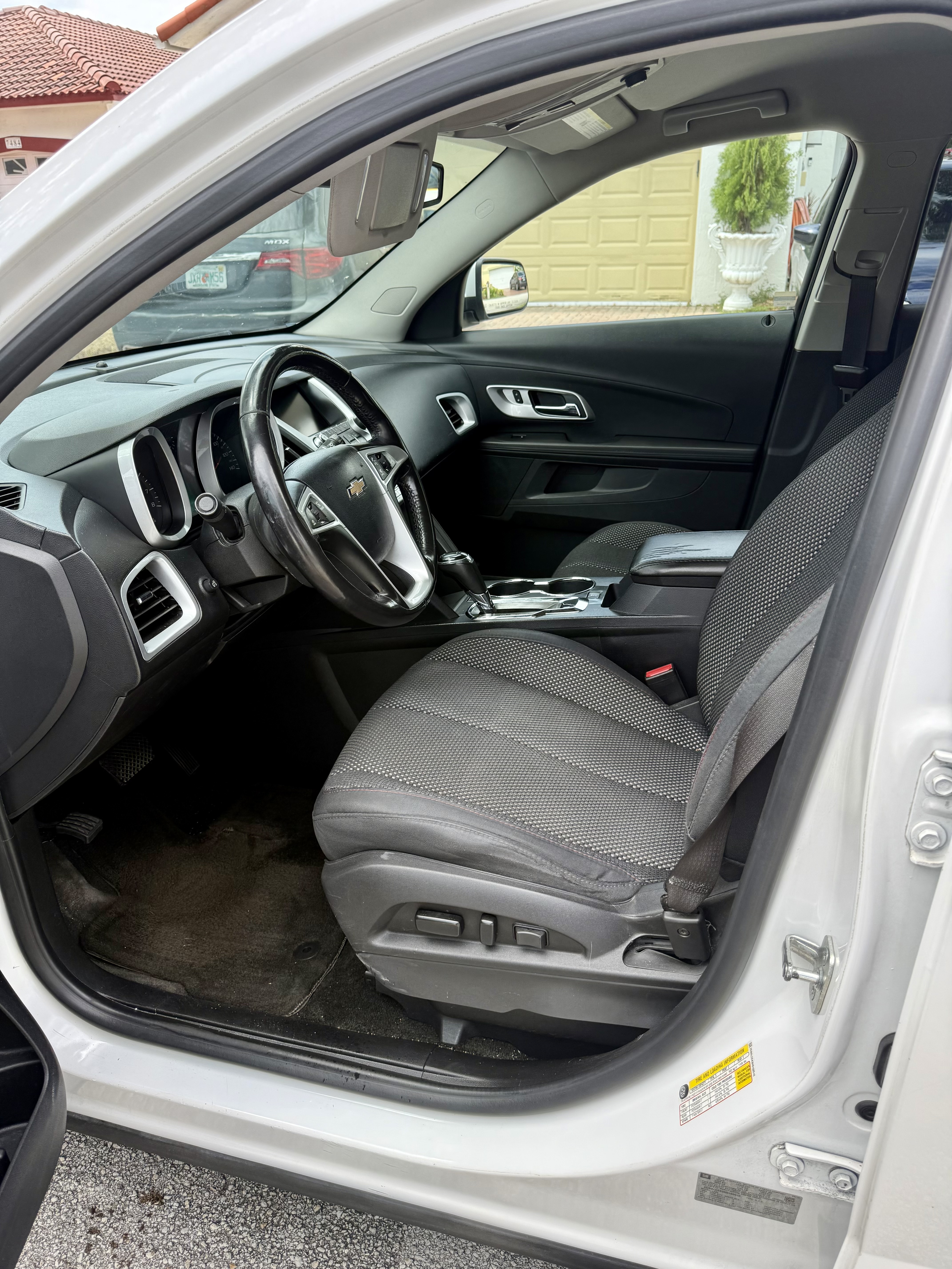 Used 2017 Chevrolet Equinox LT w/ Convenience Package FWD image 12
