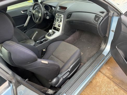 Used 2010 Hyundai Genesis 2.0T RWD image 4