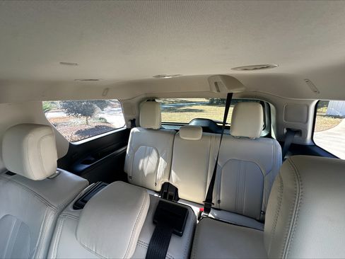 Used 2019 Ford Expedition Platinum image 15