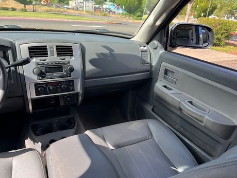 Used 2006 Dodge Dakota Laramie w/ Mopar Chrome Edition Group AWD/4WD image 13