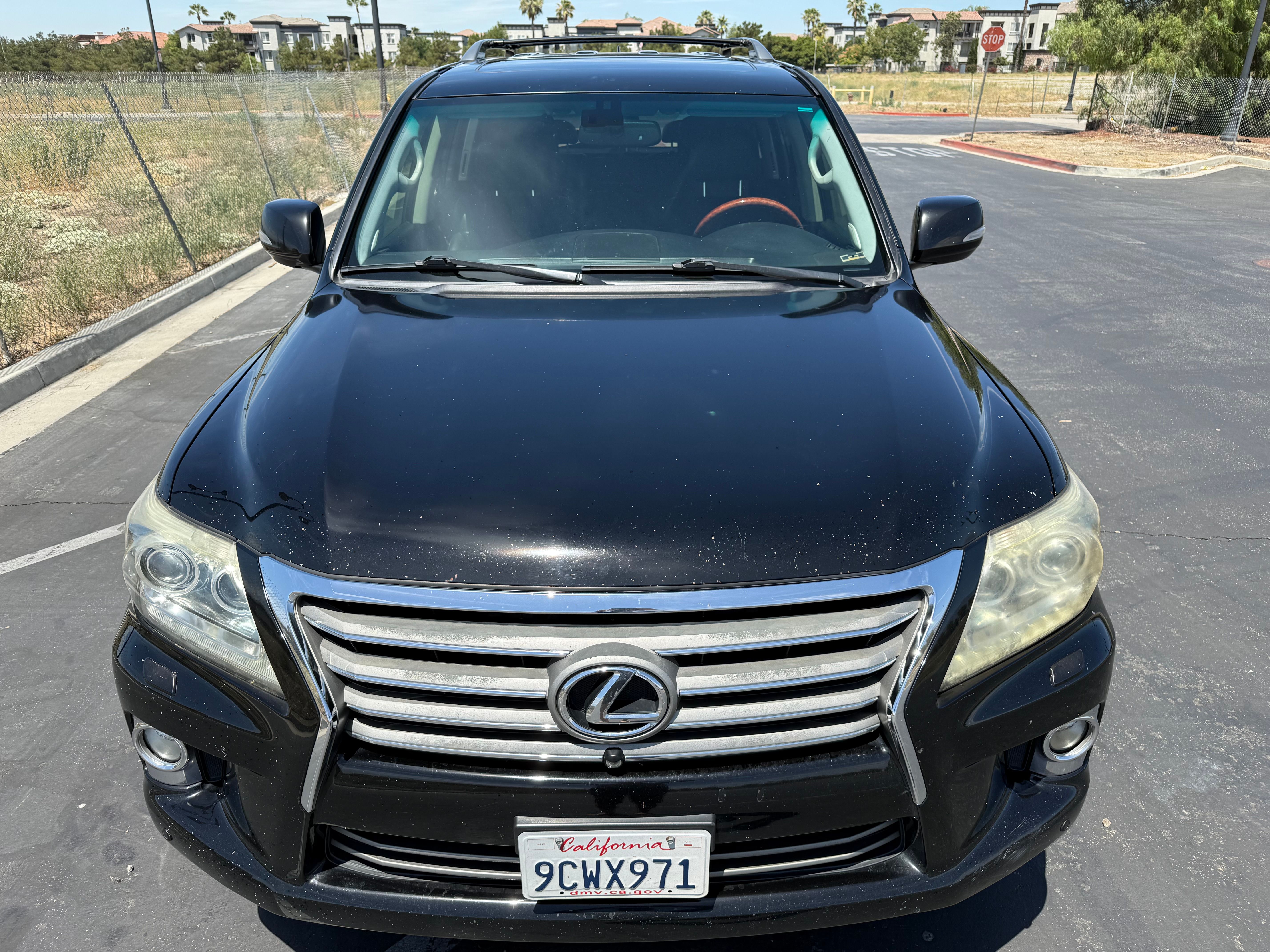 Used 2013 Lexus LX 570 4WD w/ Luxury Pkg image 2