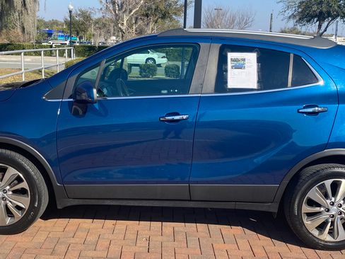 Used 2020 Buick Encore Preferred image 1