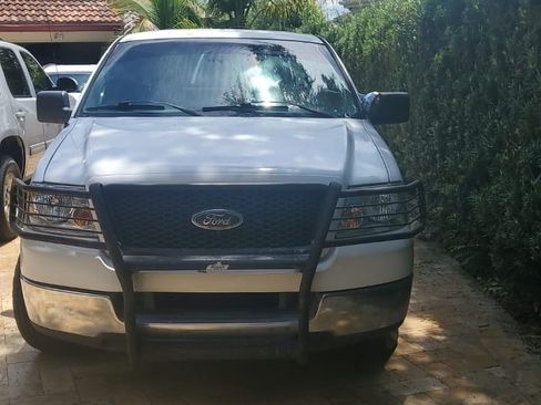 Used 2005 Ford F150 XLT RWD image 2