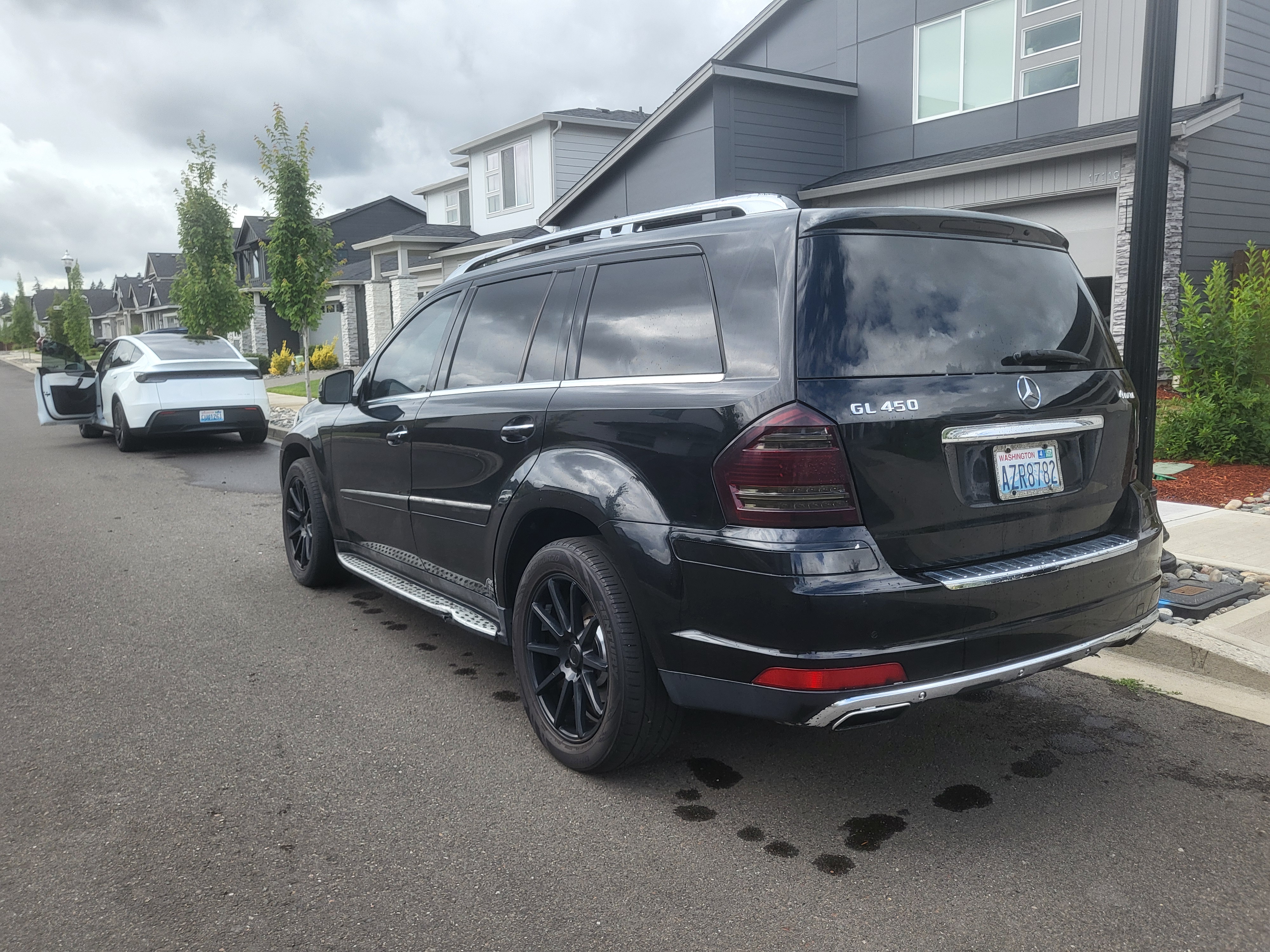 Used 2012 Mercedes-Benz GL 450 4MATIC image 2