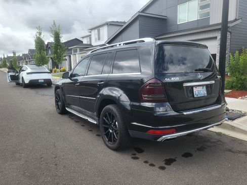 Used 2012 Mercedes-Benz GL 450 4MATIC image 2