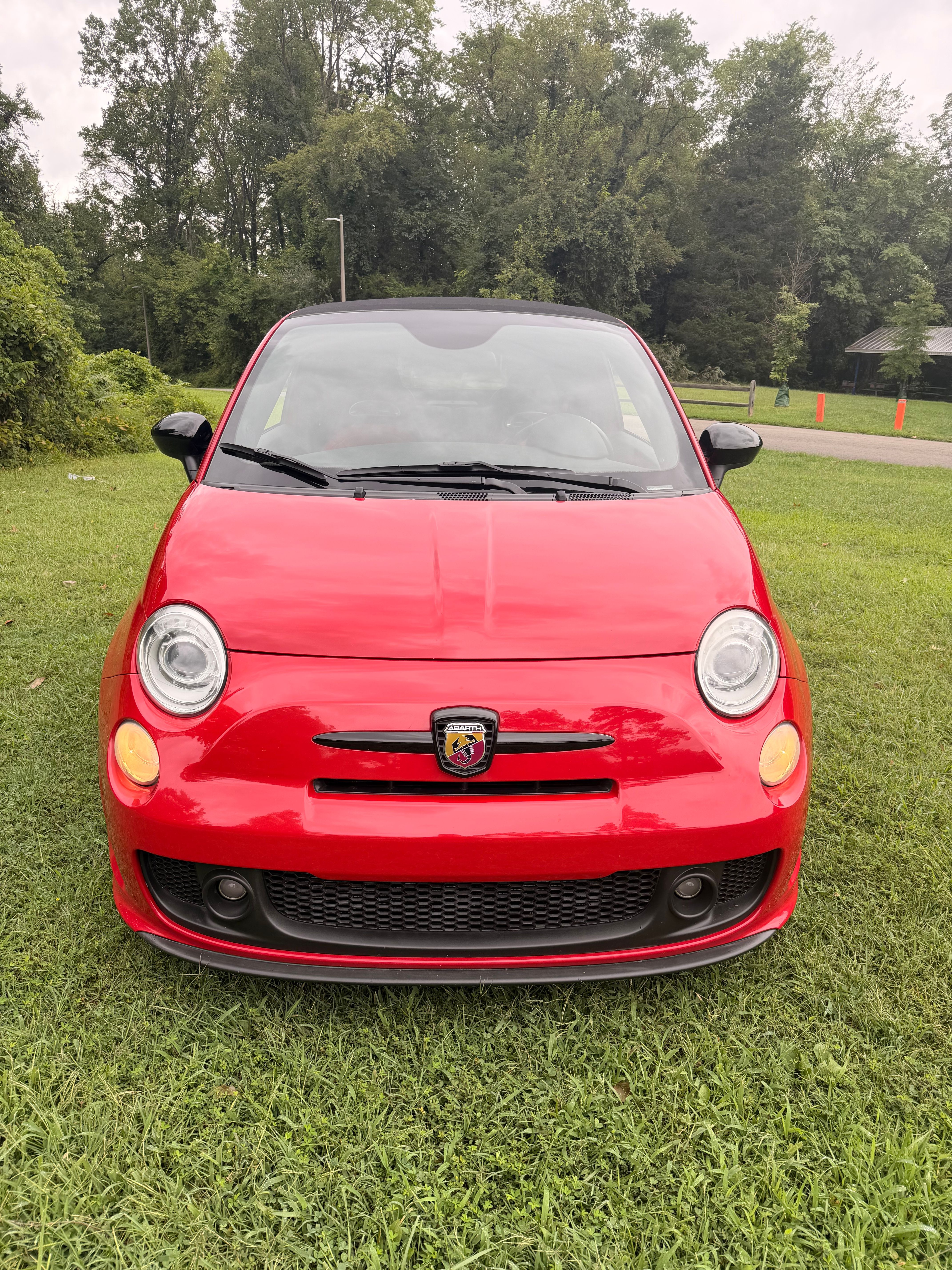 Used 2013 FIAT 500 Abarth w/ Beats Audio Pkg FWD image 10