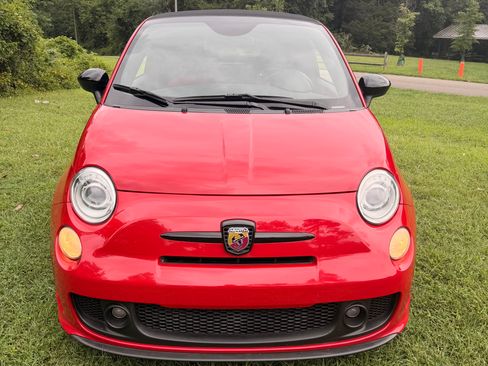 Used 2013 FIAT 500 Abarth w/ Beats Audio Pkg FWD image 10