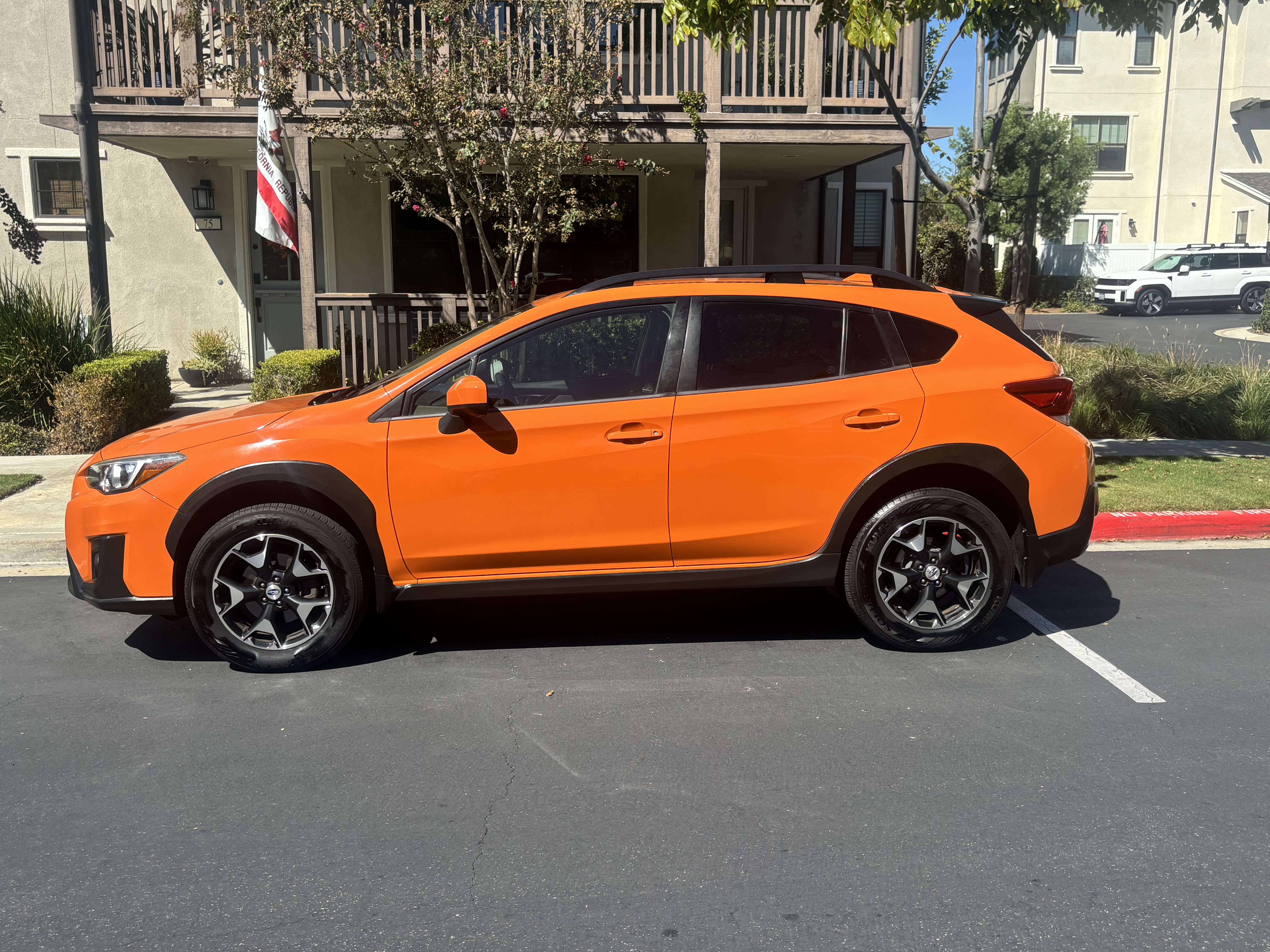 Used 2018 Subaru Crosstrek 2.0i Premium w/ Popular Package #2 AWD/4WD image 2