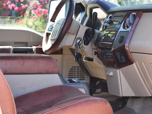 Used 2008 Ford F350 King Ranch image 6