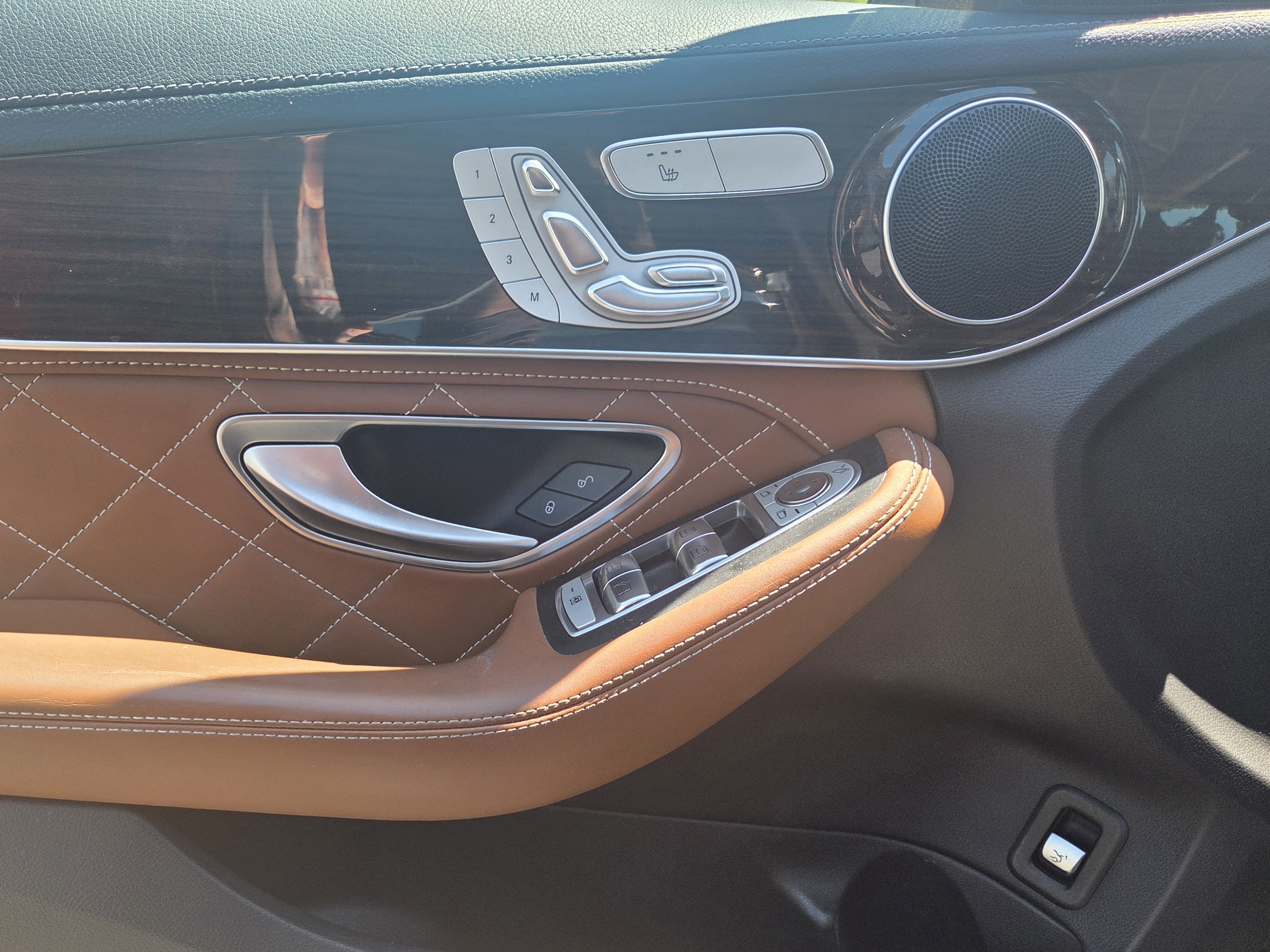 Used 2018 Mercedes-Benz C 300 Sedan image 18