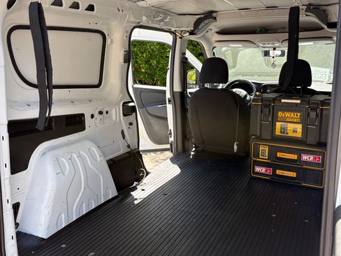 Used 2018 RAM ProMaster City Tradesman FWD image 6